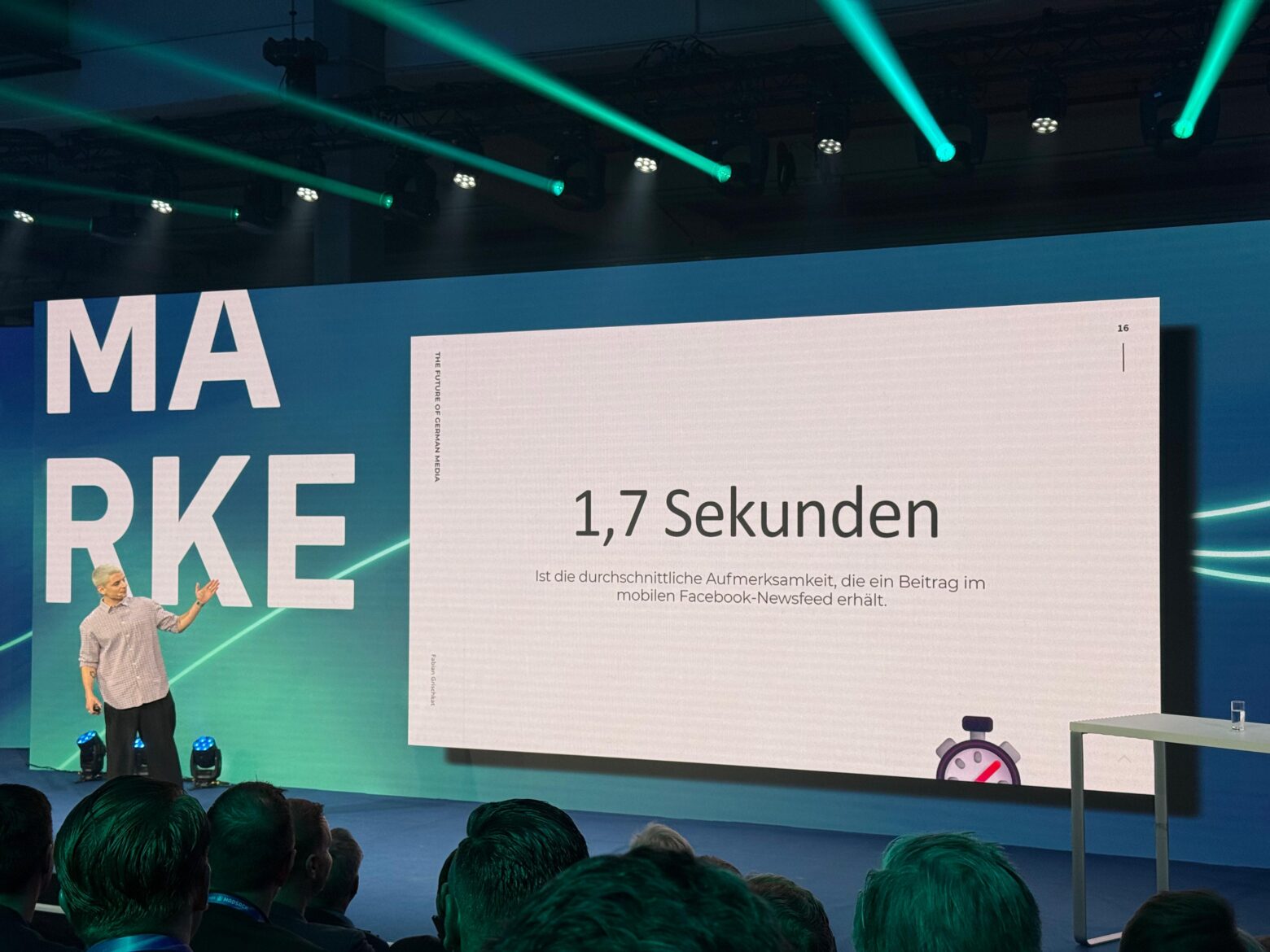 Gen Z Influencer auf der Bühne der Future of German Media