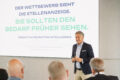 Referent auf der Bühne bei der Jobiqo Connect 2026